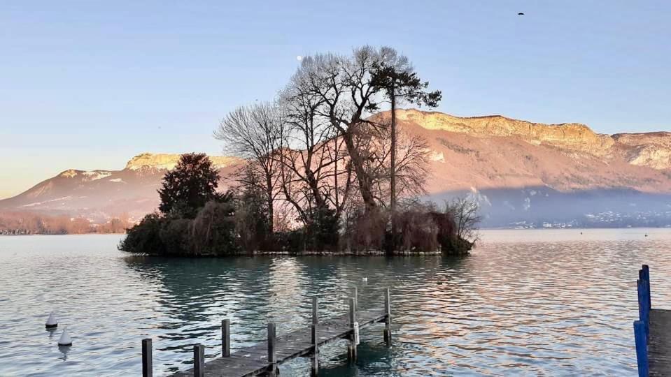 אנסי Appart Cosy Proche Du Lac Avec Terrasse מראה חיצוני תמונה